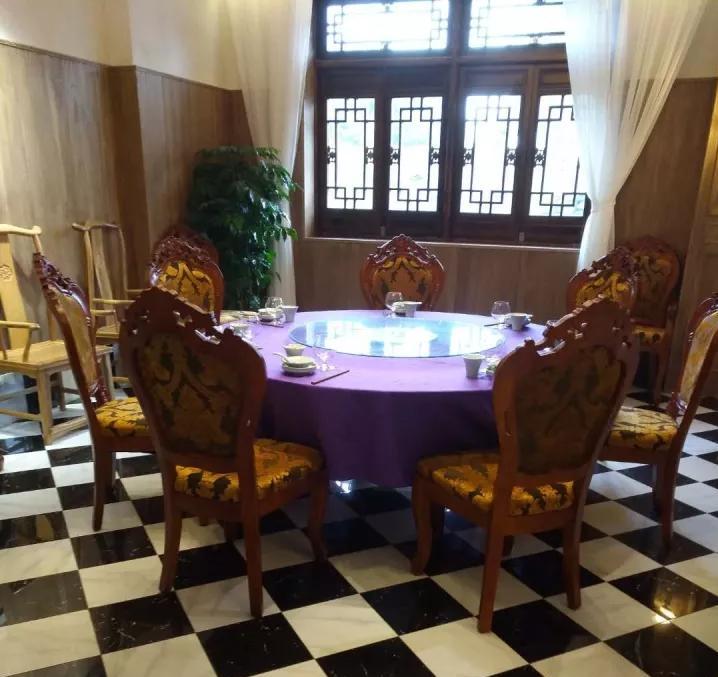 20191229/5e08ba21dcb22.jpg 餐廳餐桌椅定做.jpg