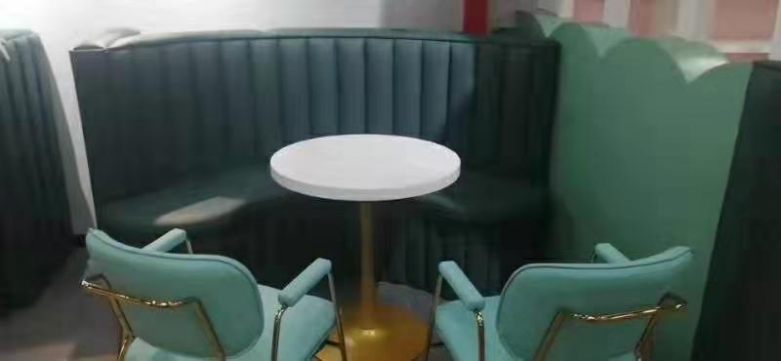 20200118/5e2274daa2586.jpg 火鍋店卡座.jpg