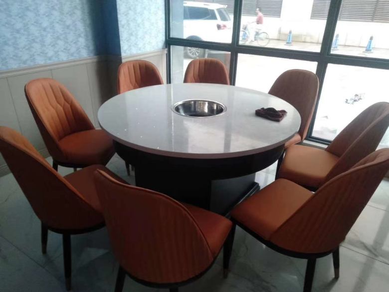 20200729/5f20e323afbff.jpg 漢中麻擺擺火鍋店訂做卡座沙發(fā).jpg