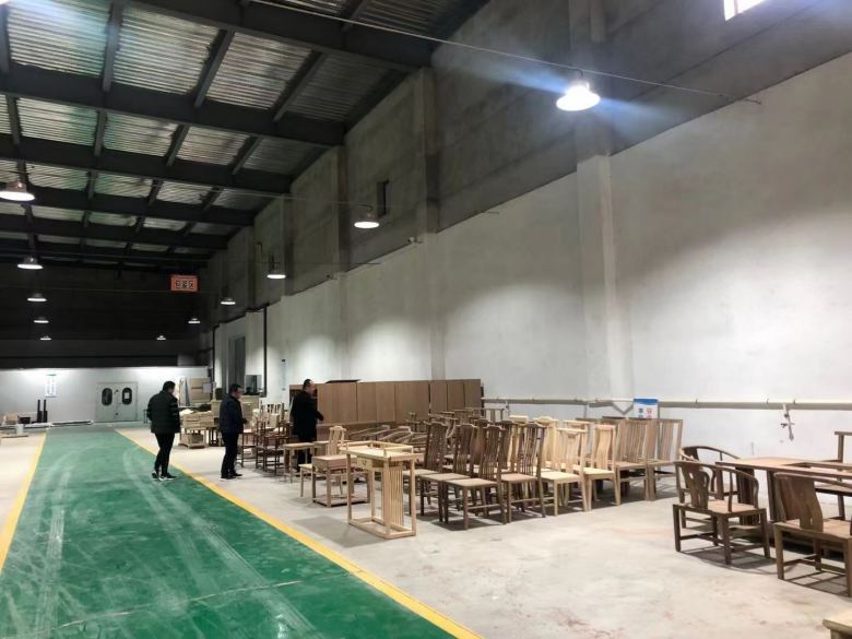 20210308/6045855790dac.jpg 全季酒店趙總仔細考察酒店客房家具.jpg