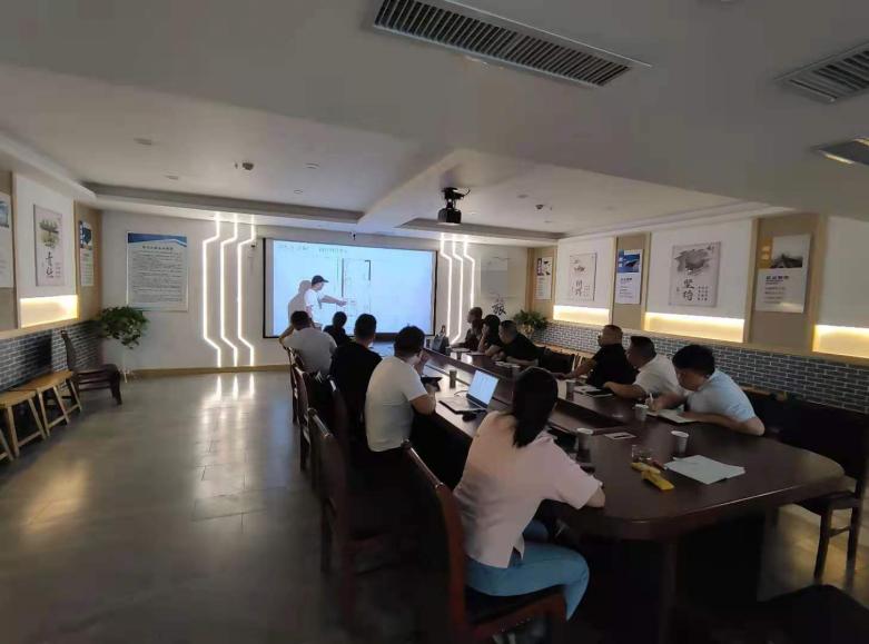 20210604/60b9ab6a9daf2.jpg 西安酒店家具廠開會(huì)討論Moxy方案.jpg