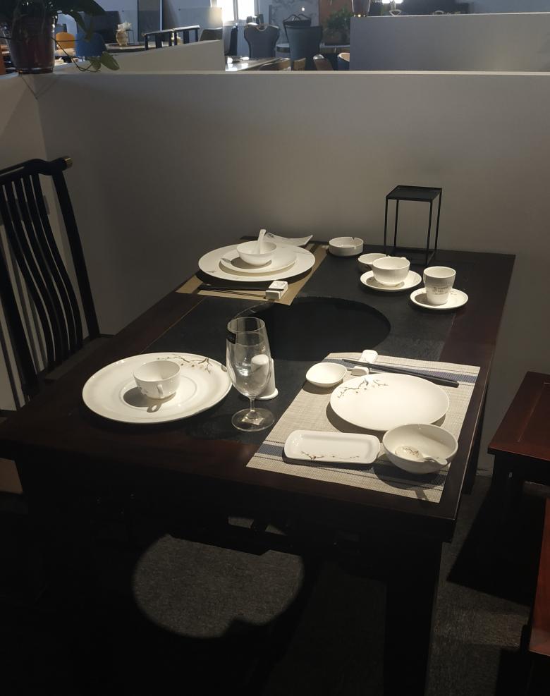 20210928/6151eb4cdbf33.jpg 蘇總在西安火鍋桌椅工廠展廳選樣.jpg