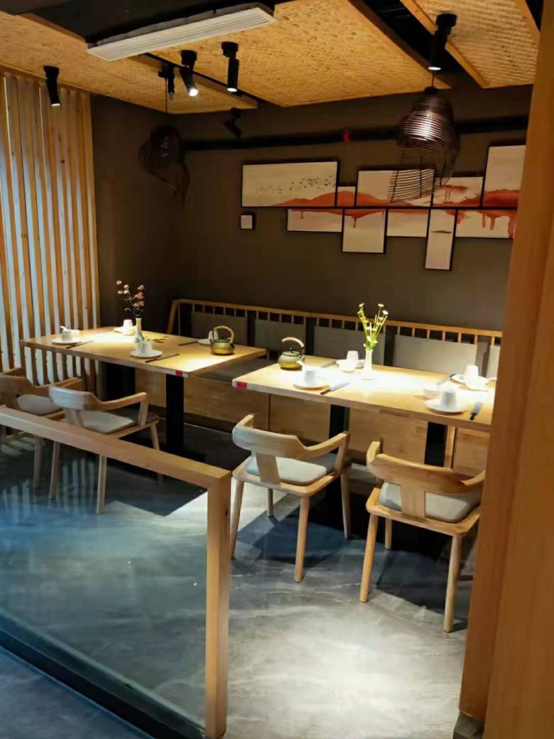 20211230/61cd9b22cd13c.jpg 曲江和湘源正宗湘菜館實(shí)木餐桌椅.jpg