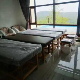 西安藍(lán)田云居花谷林苑酒店實木推拿按摩床交貨完成