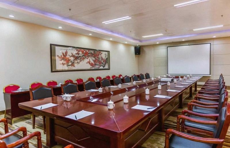 20230426/64487bb641368.jpg 酒店會(huì)議桌椅.jpg